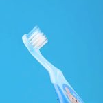 FlossBrush™ dječja četkica (0-3 godine) plava i tirkizna - Slika 4